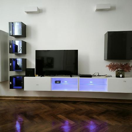 Konzul -Top Apartment, Strict Center, Parking Osijek Zewnętrze zdjęcie